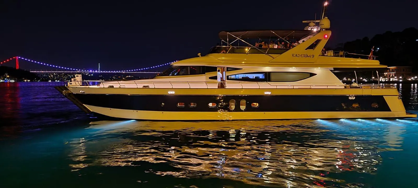Private Yacht Tour 6 Hours